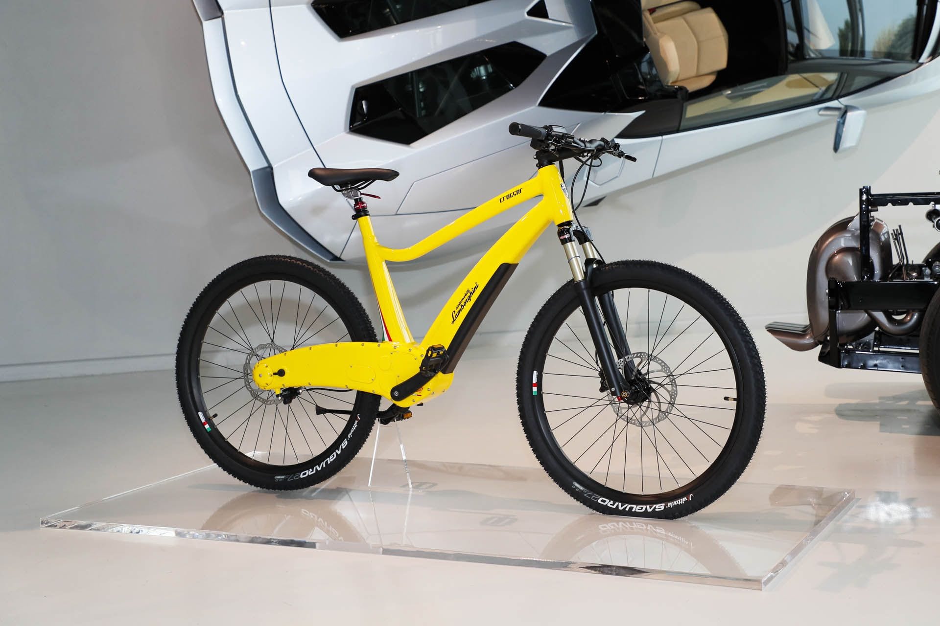 automobili-lamborghini-with-italtechnology-e-bicycles_4
