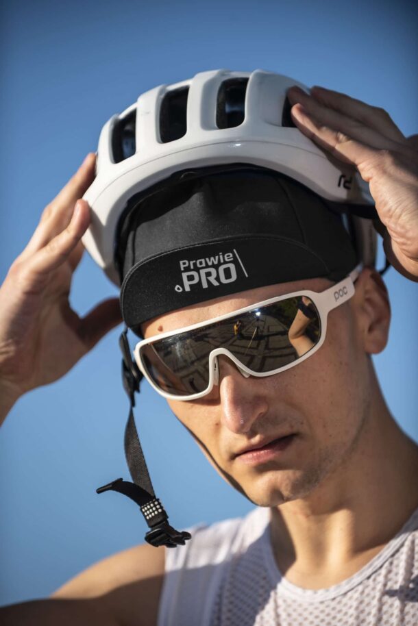 Czapka kolarska z daszkiem Prawie.PRO 300W Czarna