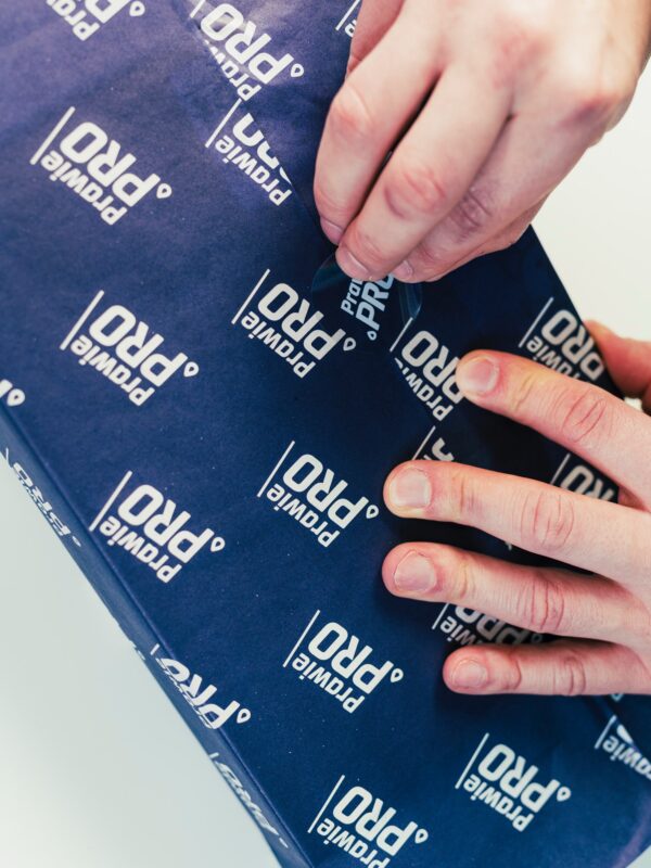 Papier prezentowy wraz z pakowaniem