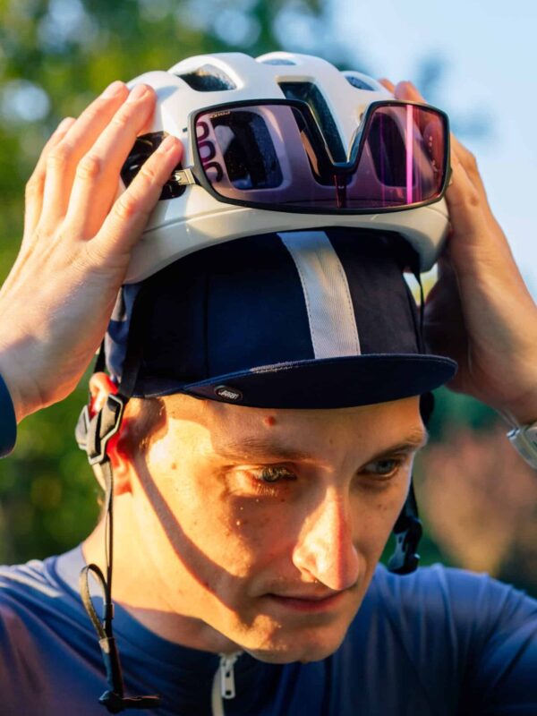 Czapka kolarska z daszkiem Prawie.PRO 400W Granatowa